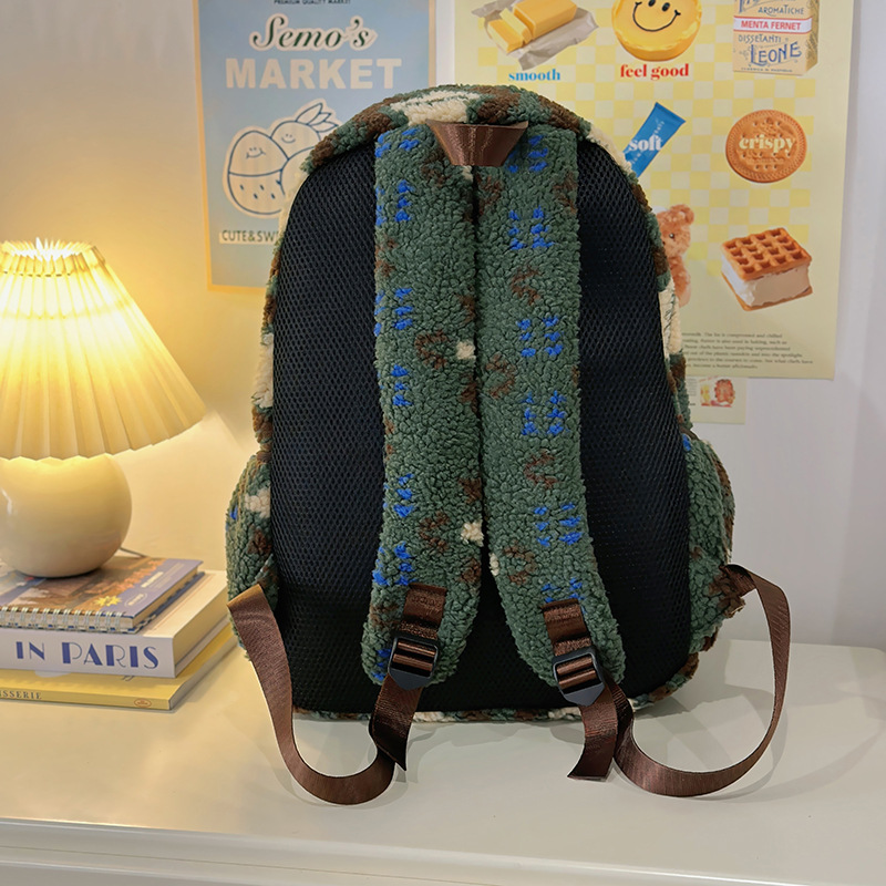 Japanese-style retro plush schoolbag, versatile for students in autumn and winter, color-blocking commuting schoolbag, college style, large-capacity travel backpack Specification drawing