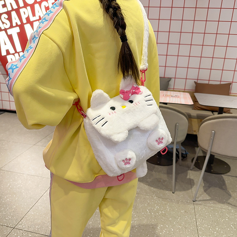 Cute single-shoulder bags for children. Girls carry small crossbody bags when going out. Coin purges for middle and senior high school students. Plush backpacks for junior high school students details Picture