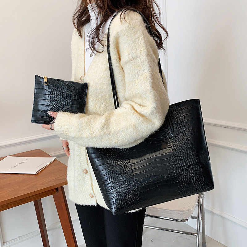 Cross-border crocodile-patterned underarm bag for women 2024, a niche, stylish and versatile tote bag with a high-quality and large-capacity handbag for women details Picture