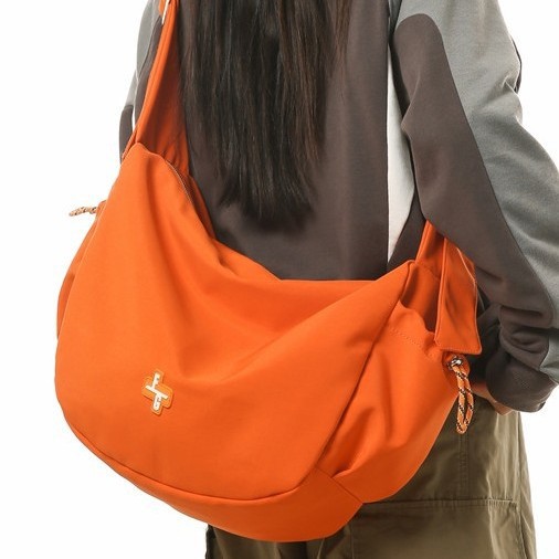 Crossbody bag for women 2024 New large-capacity single-shoulder bag, versatile for sports, dumpling Bag for women's casual commuting backpack full figure
