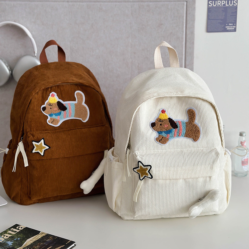 New fashionable, simple and large-capacity backpack, cute for girls, lightweight and lightening, casual commuting cartoon schoolbag for primary school students full figure