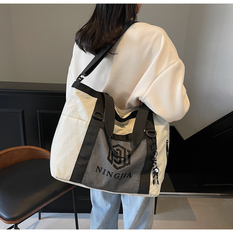 Portable lightweight short-distance luggage bag, large-capacity business trip crossbody travel bag for women, lightweight casual sports and fitness bag for men Specification drawing