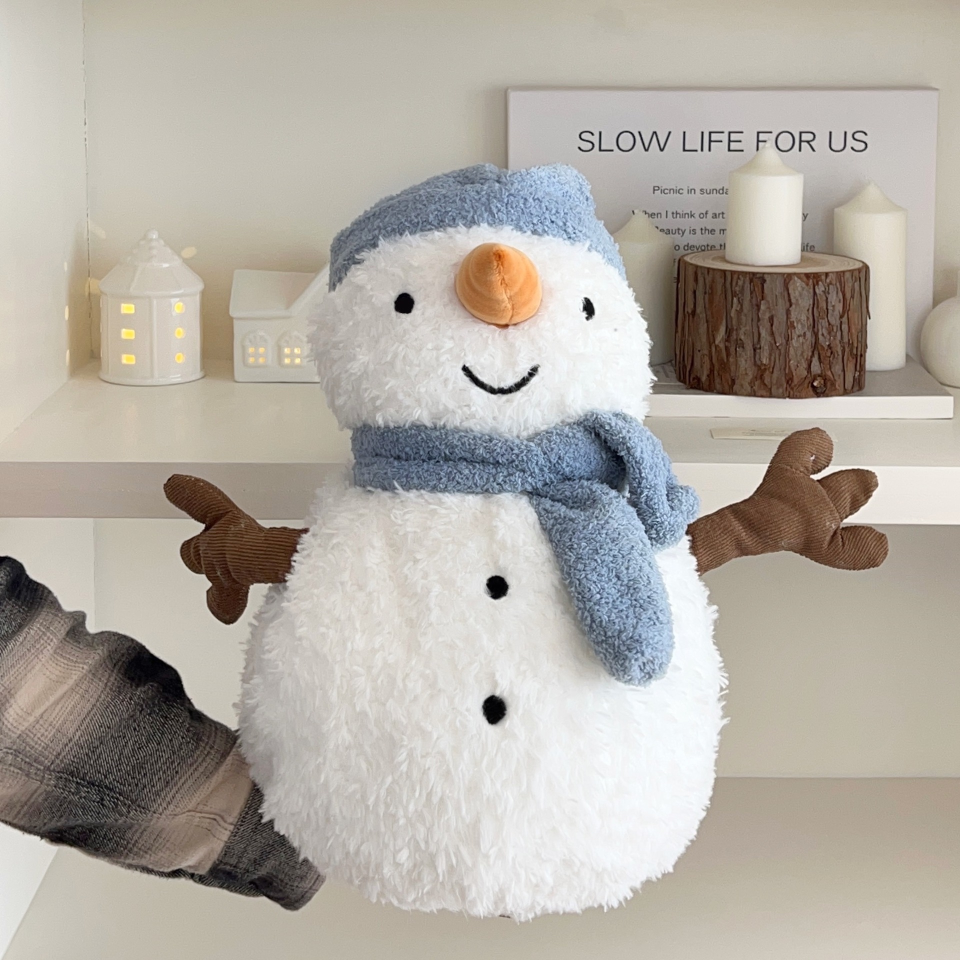 Winter blue hat snowman doll hot water bag, cute cartoon warm, rechargeable explosion-proof plush new hand warmer Specification drawing