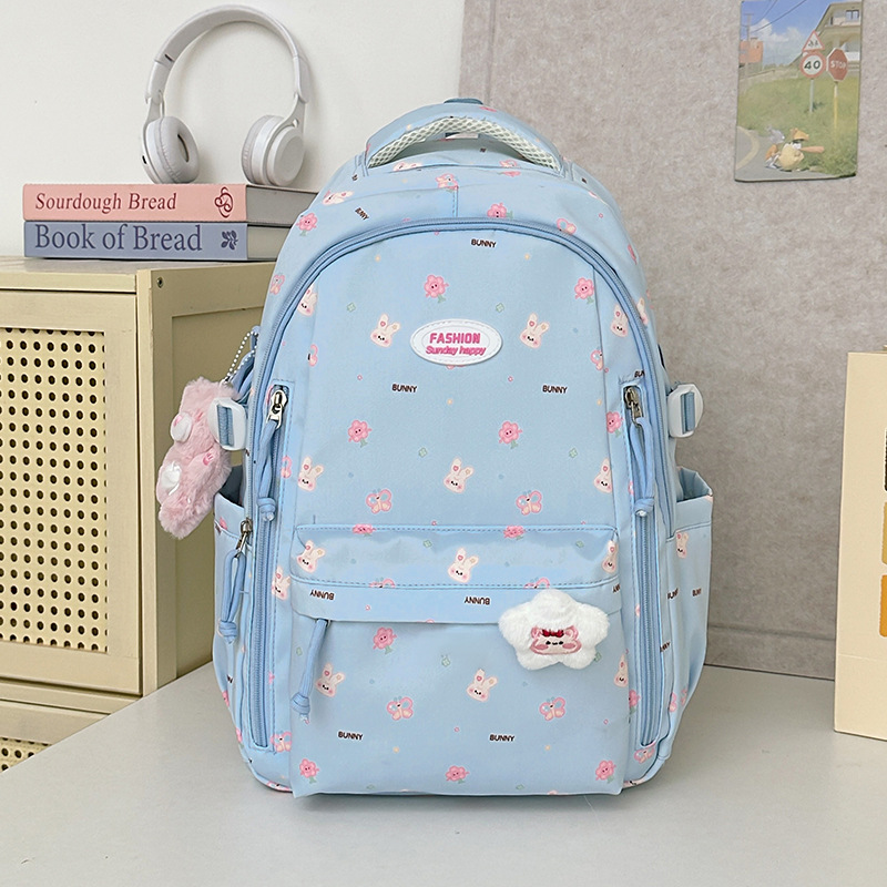 New schoolbag for junior high school birthday, 2025 floral print backpack, Qingxin High School students, college girls, versatile backpack Application Scenario