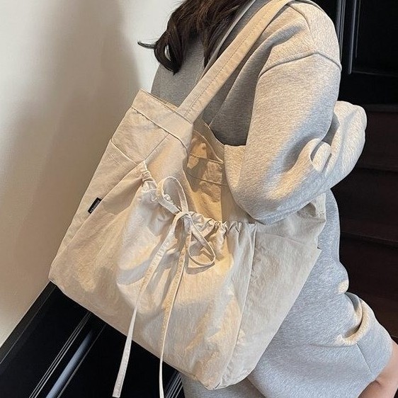 Japanese-style artistic large-capacity women's bag, lightweight nylon fabric bag, casual and versatile tote bag, college student class backpack Specification drawing