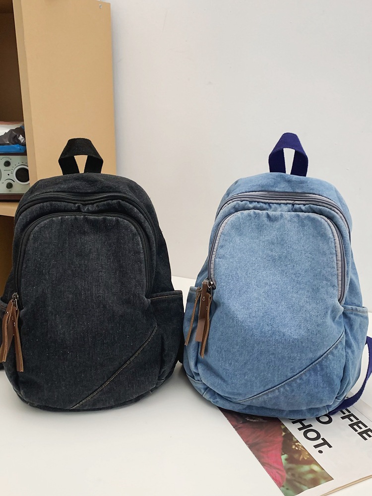 Washed denim canvas backpack for girls, high school and college students, large-capacity, retro, simple and casual computer backpack Application Scenario