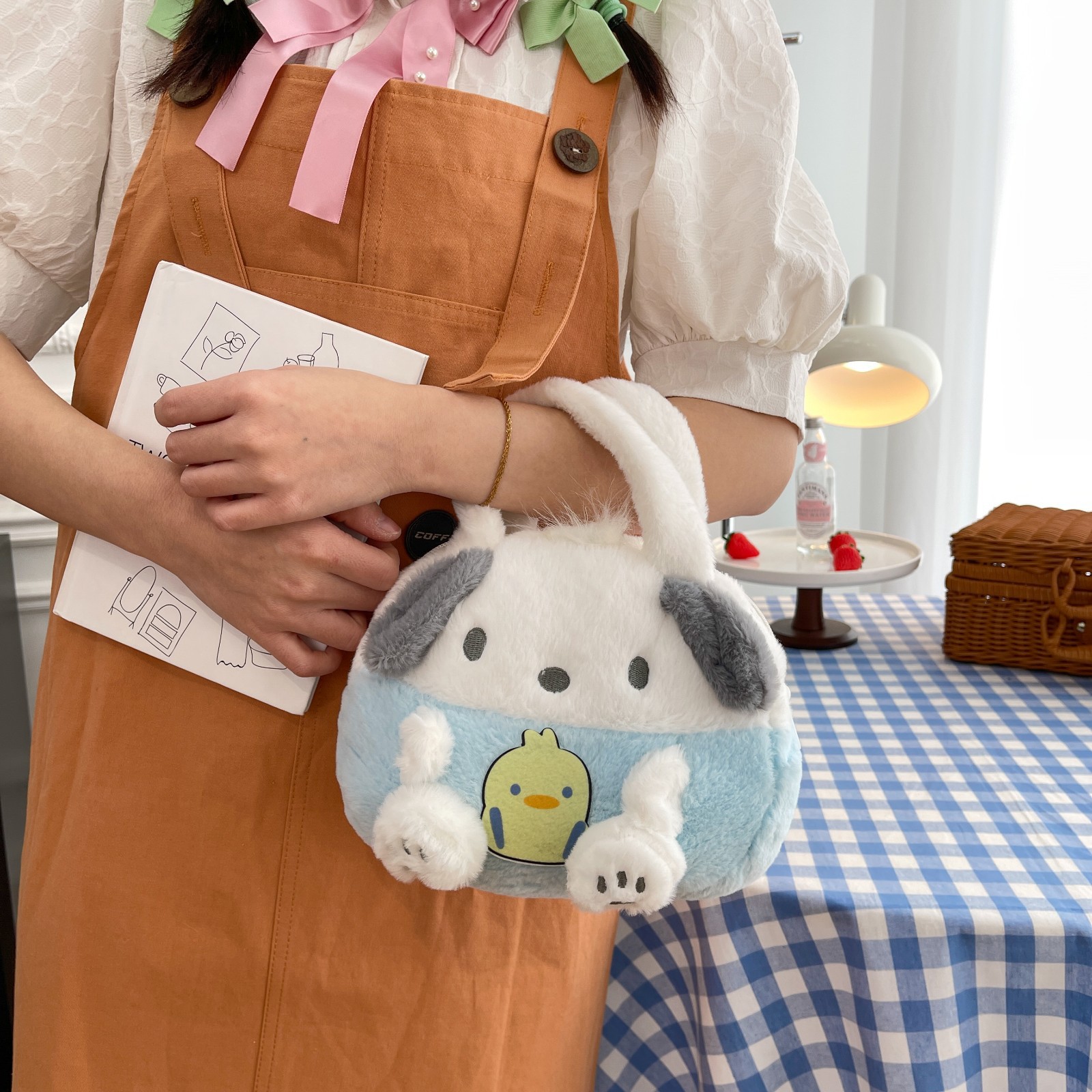 New plush toy, claw machine, doll bag, strawberry bear handbag, cinnamon dog doll, cartoon girl hand-held Application Scenario