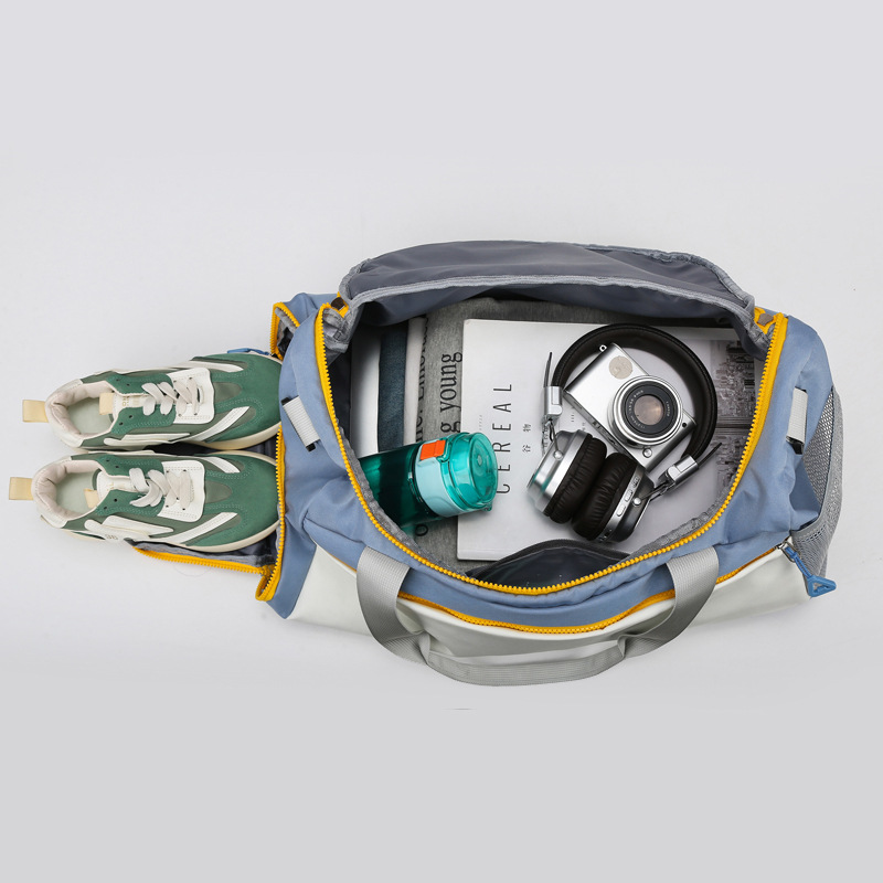 The new multi-functional handbag, a dry-wet separation fitness bag, a large-capacity double-shoulder storage bag and a travel bag can be printed with logos Application Scenario
