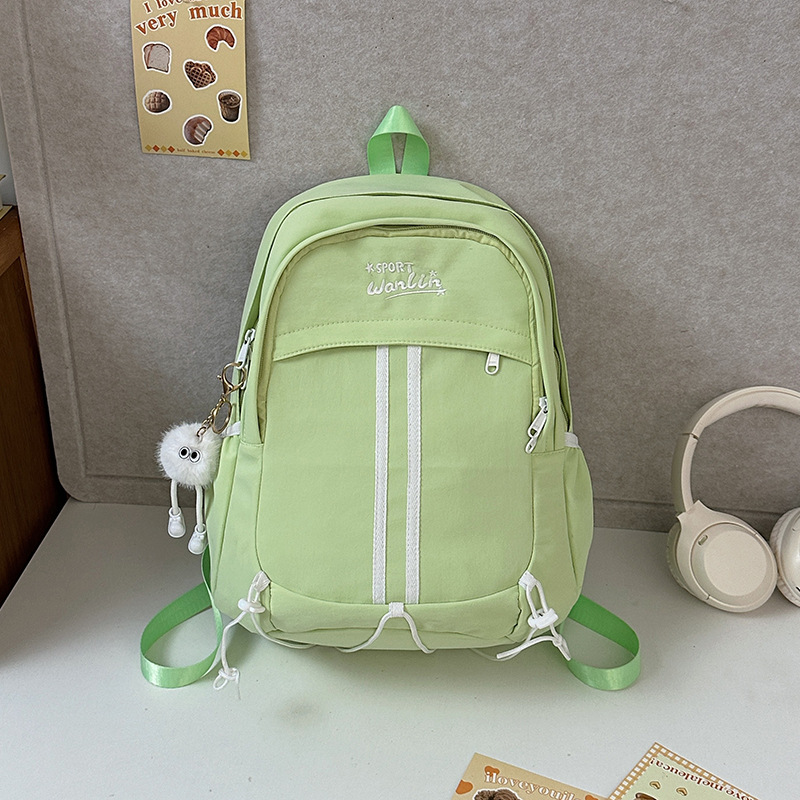 A new Korean-style Instagram backpack for junior high school girls, a high-appearance-level girl backpack for high school students traveling for study Tours Application Scenario