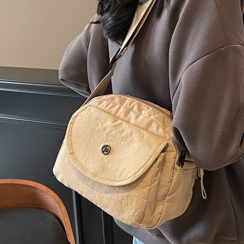 2025 New style fashionable, individual and versatile small bag, casual ultra-light waterproof single-shoulder crossbody bag, soft surface women's mobile phone case details Picture