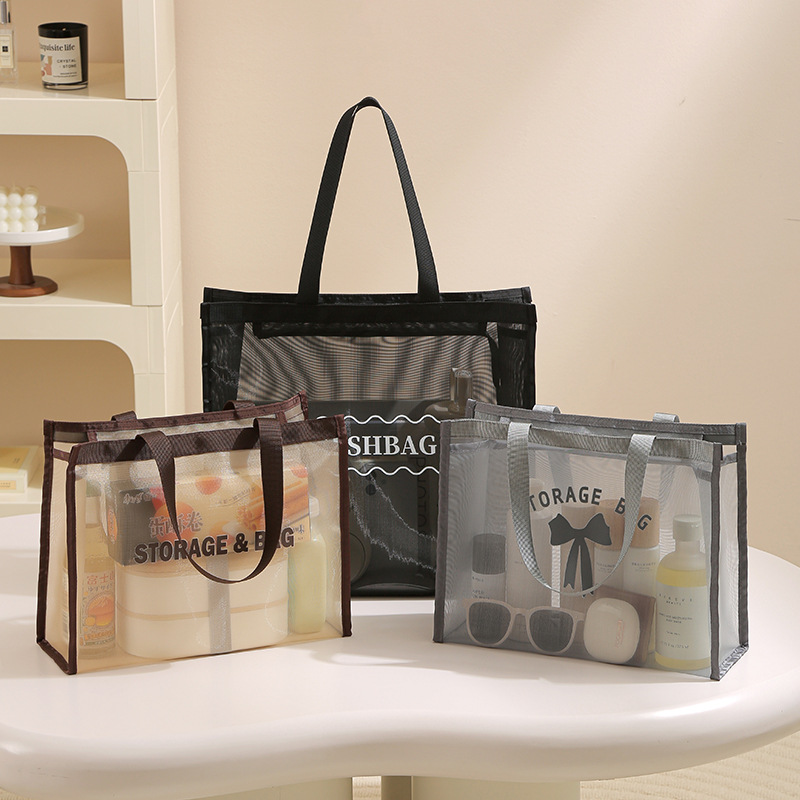 Waterproof large-capacity mesh nylon handbag, cosmetic bag, high-end ladies' portable breathable toiletries, storage and bath bag Application Scenario