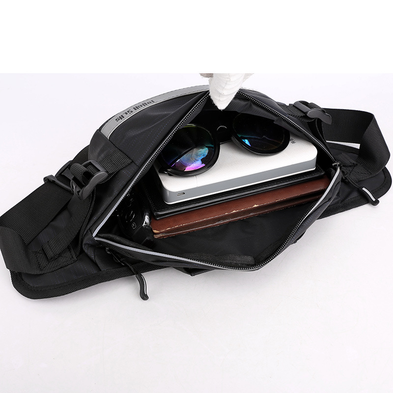 New factory direct sales men's casual crossbody bag, fashionable outdoor cycling chest bag, sports running close-fitting waist bag Application Scenario