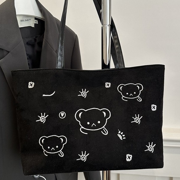 A stylish and retro winter, large-capacity new 2024 autumn/winter underarm commuter single-shoulder tote bag for women details Picture