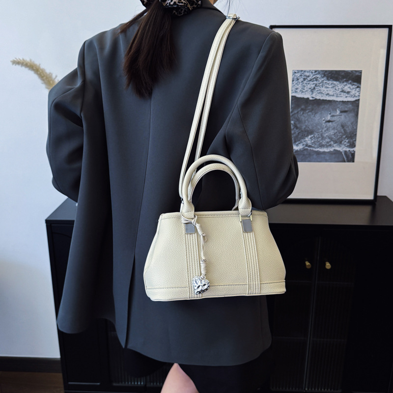 Cross-border high-end large-capacity handbag for women, 2025 new style, simple commuting, fashionable and versatile, single-shoulder crossbody bag Specification drawing