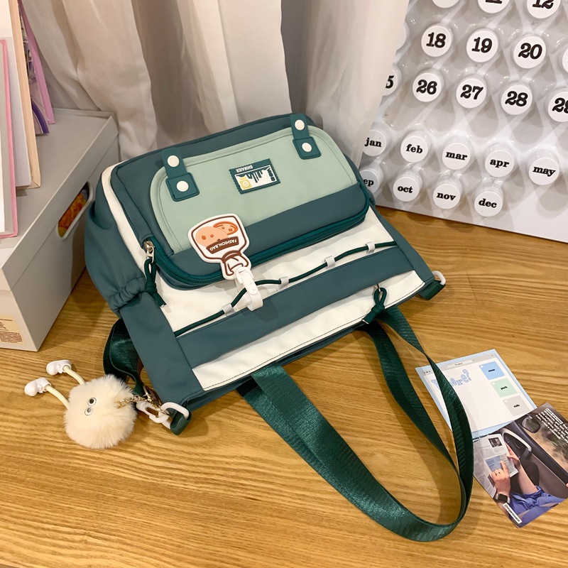 New campus trend single-shoulder bag, color-blocking tutorial bag, fresh and easy to relieve burden, casual crossbody bag for junior and senior high school students Application Scenario