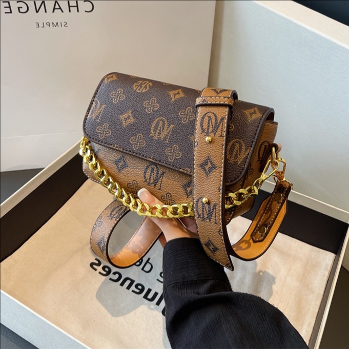 Factory wholesale vintage monogram chain handbags for women, new high-end and fashionable single-shoulder crossbody small square bag customization full figure