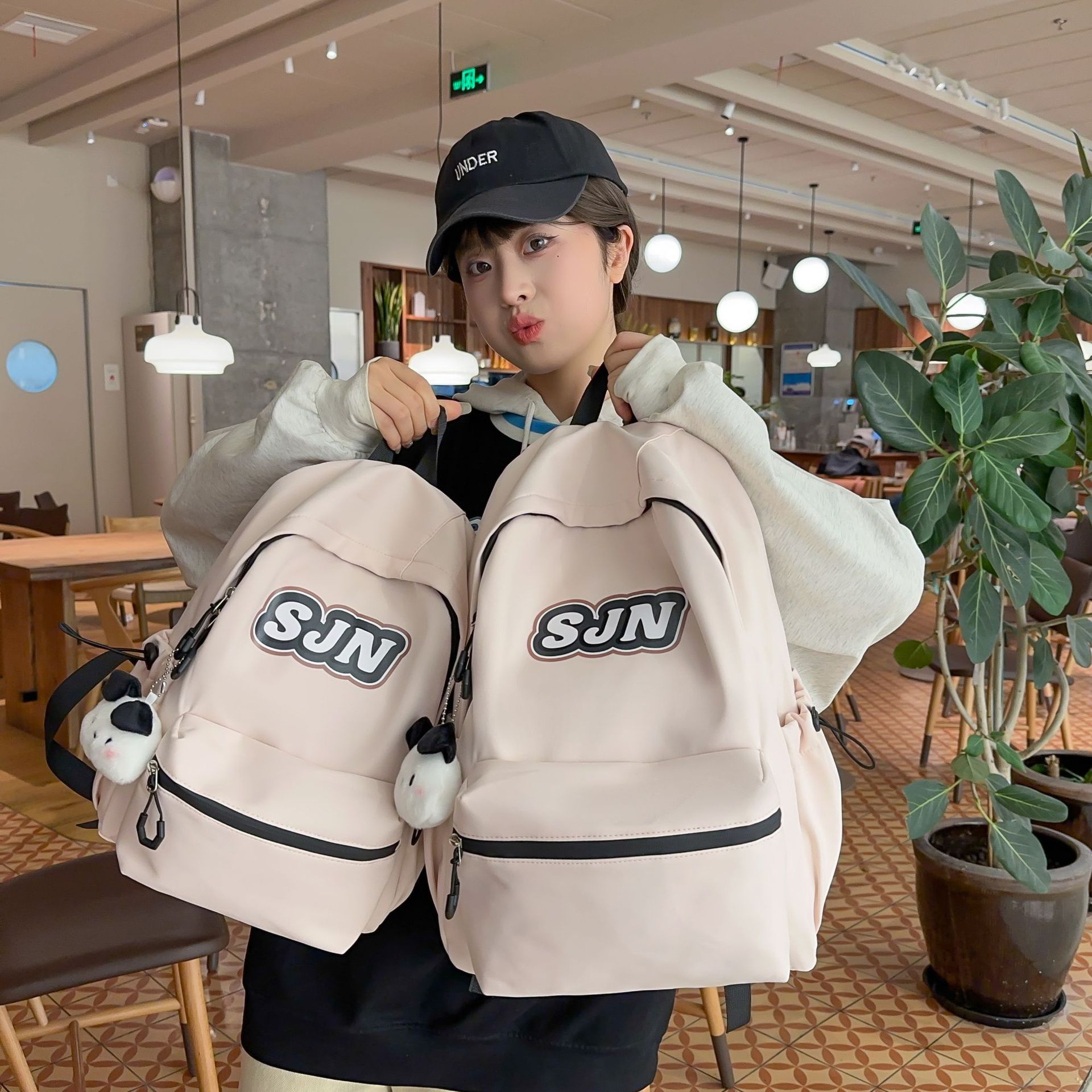 Japanese-style ins fresh and cute student casual backpack, high appearance level, cute and simple, girlish travel mini backpack details Picture