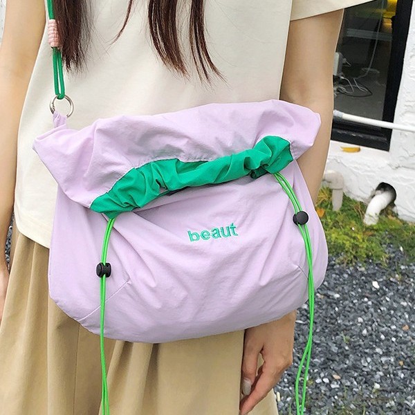 Korean niche drawstring drawstring single-shoulder bag, trendy women's quick-drying lightweight crossbody bag, ice cream-colored soft tote bag Specification drawing