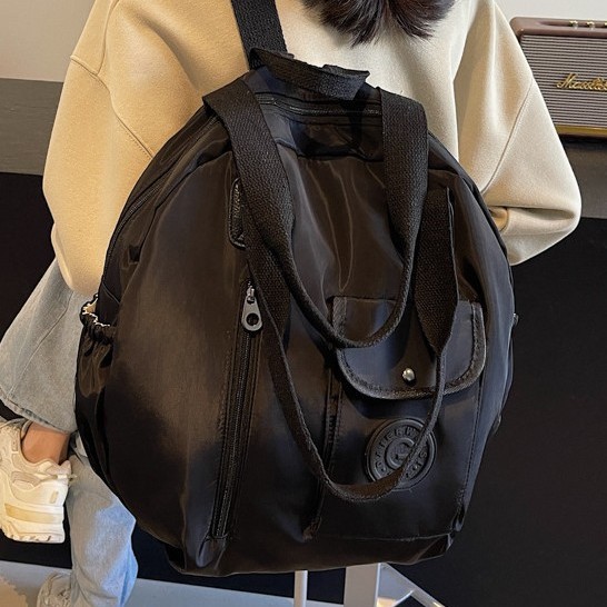 The new autumn collection features a high-end, compact and simple design that is versatile. It has a large capacity for business trips and travels, and is suitable for both single-shoulder and double-shoulder use Specification drawing