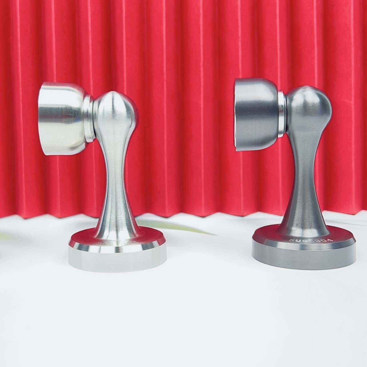 Factory wholesale engineering door stops: 304 stainless steel car side door stops, anti-collision buffer perforated 304 strong magnetic high-end door stops Application Scenario