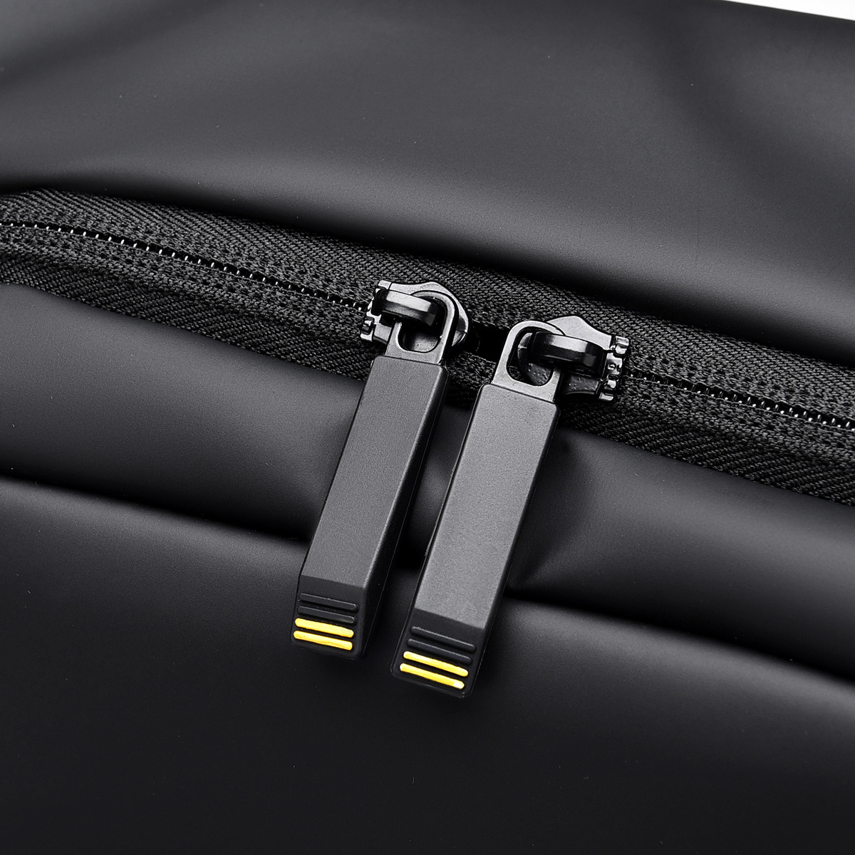 Men's high-end backpack, large-capacity, lightweight, high-end flip cover travel backpack, computer bag, college student schoolbag details Picture