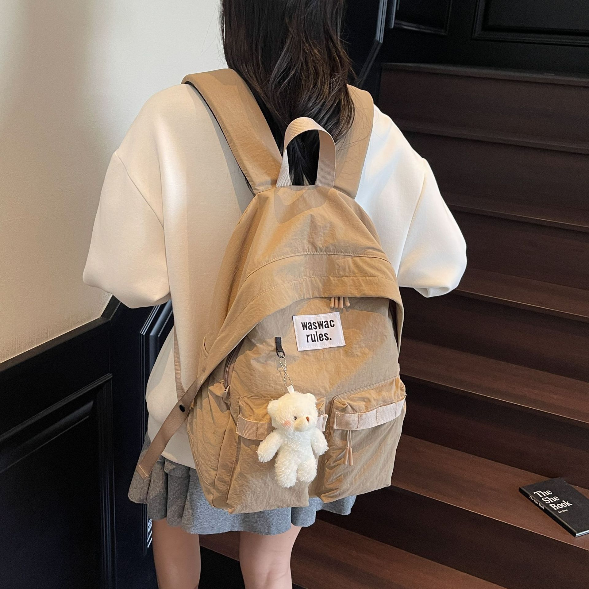 A new, stylish and versatile summer backpack with a high level of appearance for female college students in 2025. It's a color-block backpack full figure