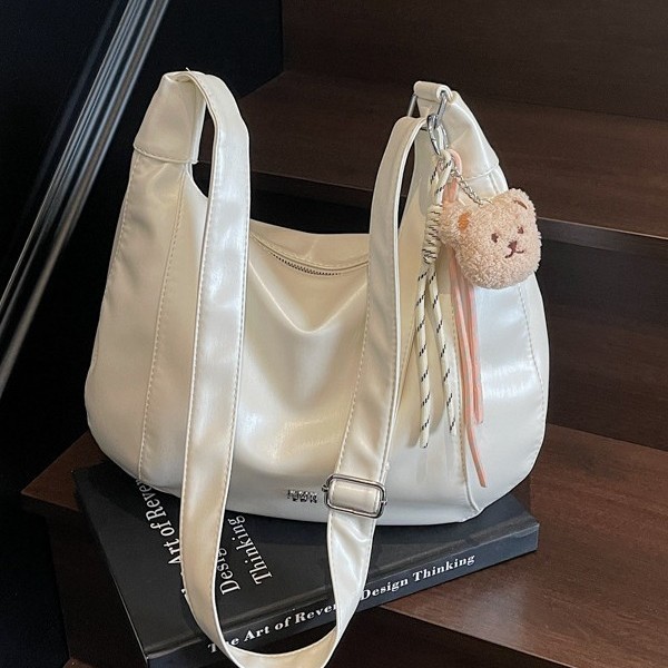 High-end large-capacity crossbody bag for women 2025 Spring New style dumpling bag, versatile single-shoulder armpit bag for women Application Scenario