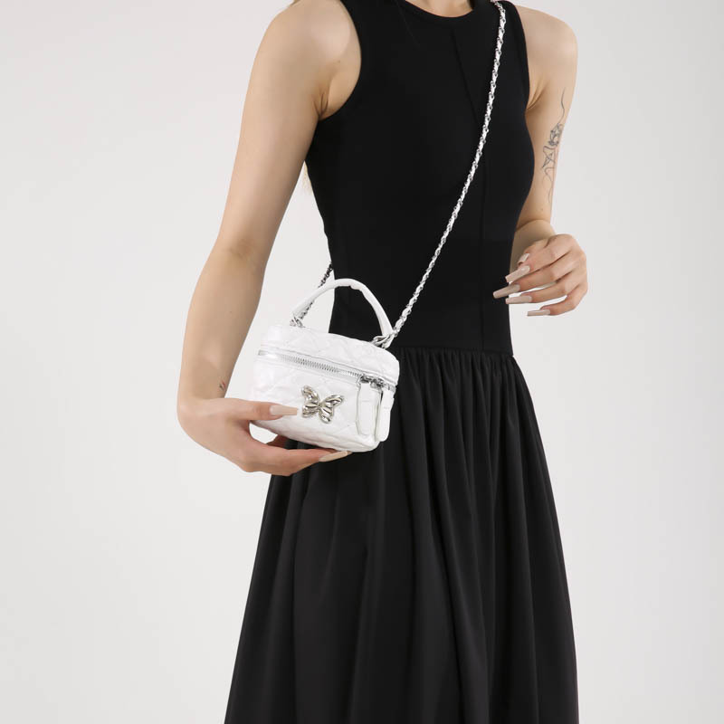 Bow casual makeup bag for women 2024 Autumn new style diamond-patterned embroidery chain hand shoulder crossbody bag details Picture
