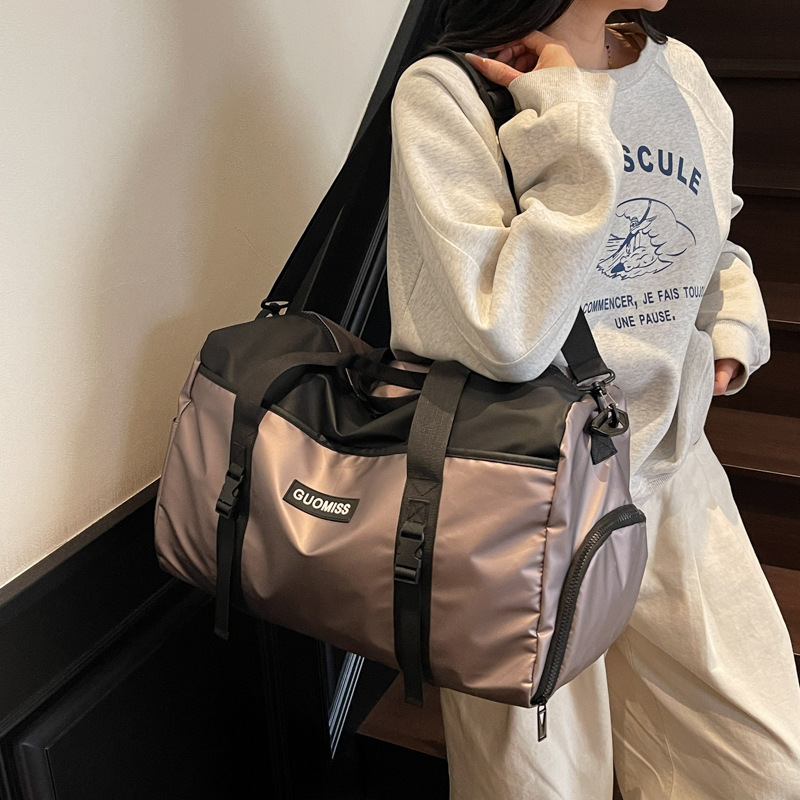 Large-capacity short-distance travel backpack, dry and wet separation hand-held fitness bag, sports crossbody bag, independent shoe compartment yoga bag full figure