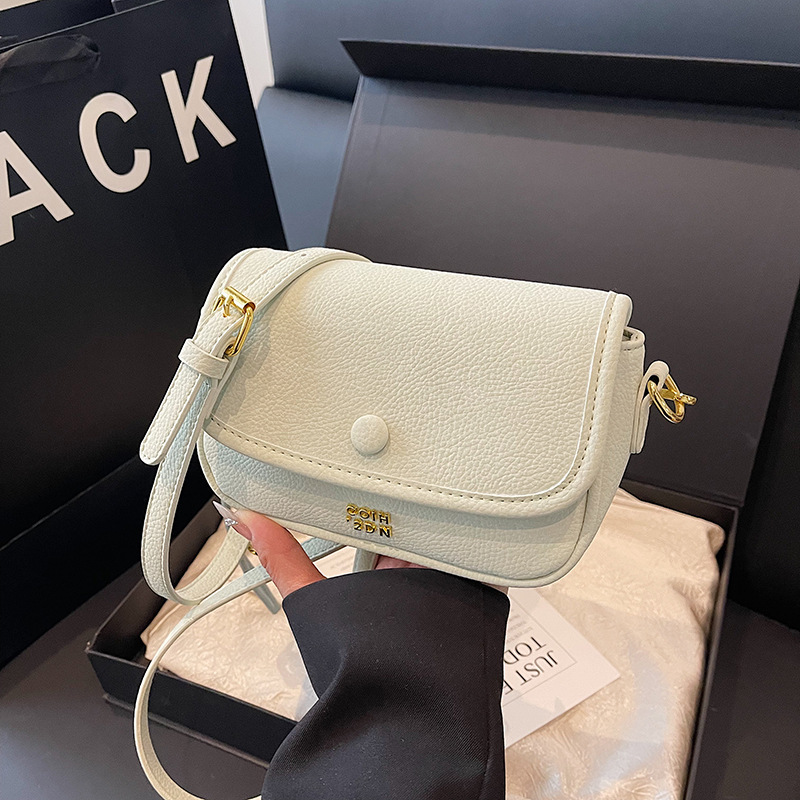 The new Spring/Summer 2025 collection features a lychee pattern underarm bag for women, a simple single-shoulder bag in a solid color, and a stylish and versatile crossbody bag full figure