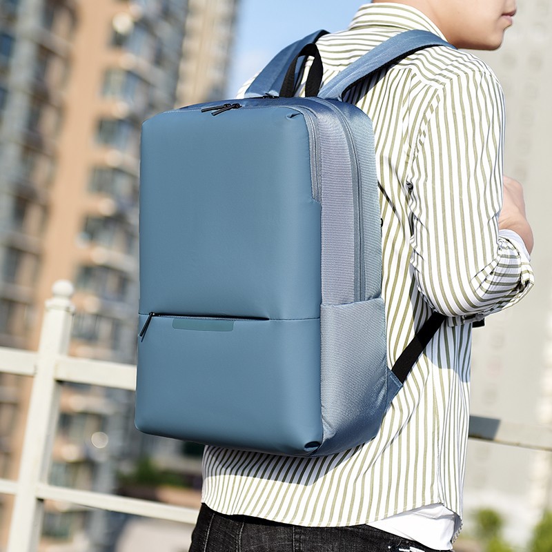 A new cross-border minimalist business backpack with a high-end feel, a men's business trip, travel and commuting backpack, and a large-capacity computer bag details Picture