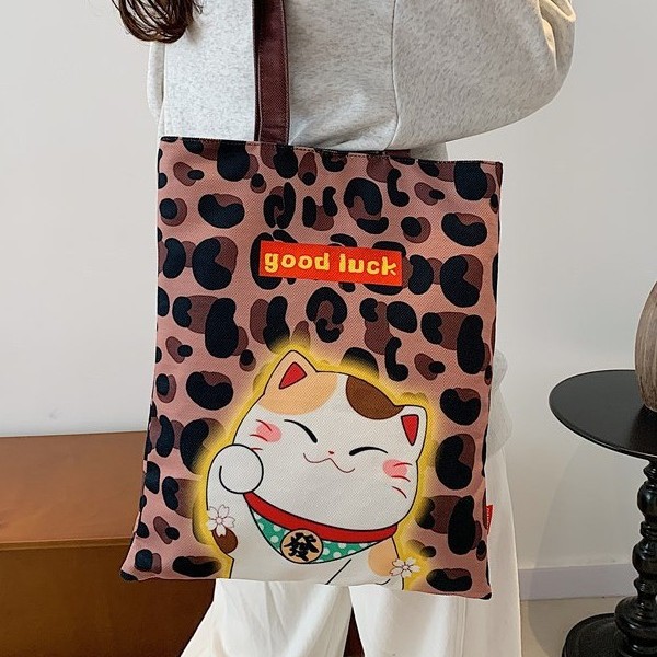 New handcrafted leopard print kt cat pleated lace cute cartoon women's trendy single-shoulder bag for autumn and winter fashion details Picture