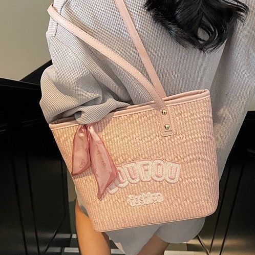 The 2025 new woven bags are popular women's bags, large-capacity tote bags, versatile single-shoulder bags, and college students' commuting bags for classes details Picture
