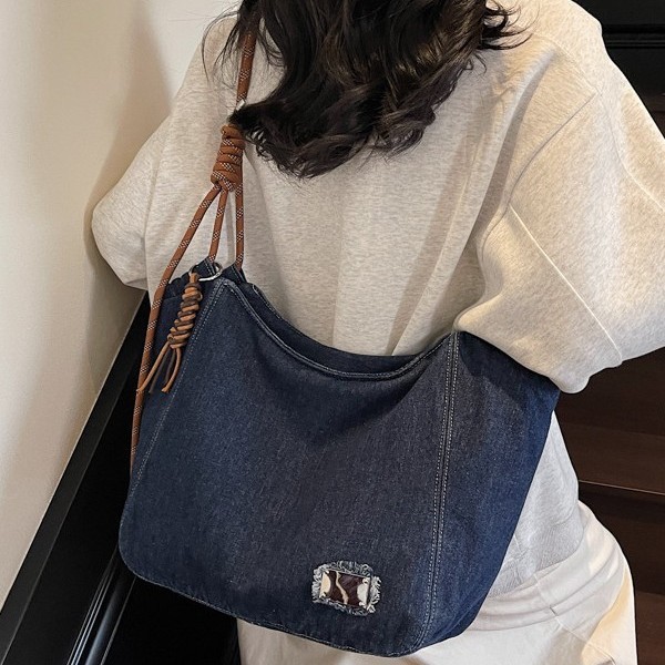 Large-capacity denim bag for women 2025 Spring/Summer new chain shoulder bag, texture and personality, ins trendy tote bag Specification drawing