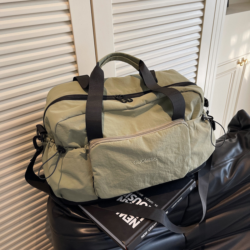 Expandable lightweight short-distance luggage bag, large-capacity travel storage bag, multi-functional casual yoga and fitness bag full figure