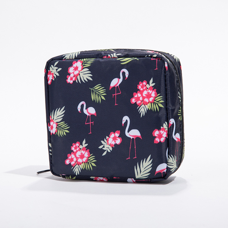Portable and cute sanitary napkin storage bag, mini sanitary napkin bag, pad storage bag, menstrual small bag, red envelope opening Application Scenario