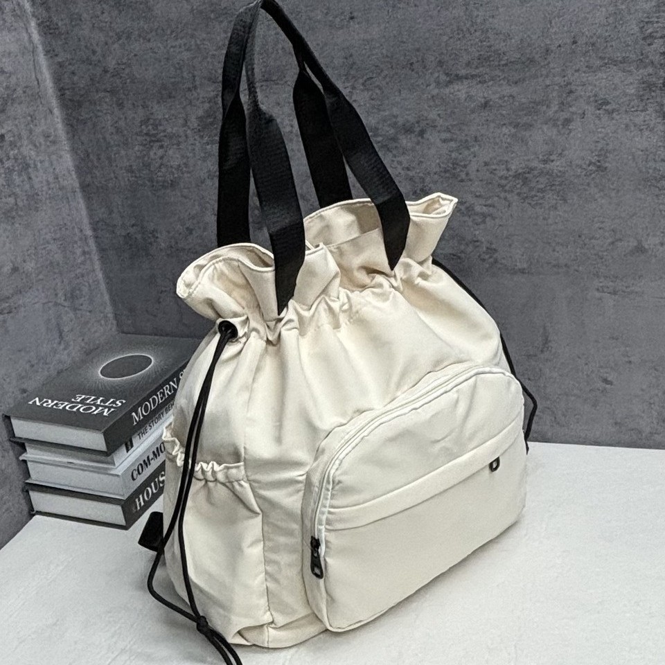The super popular bags of 2025 are lightweight and suitable for spring and summer. They are women's style, light luxury, niche, large capacity, and offer a high-end feel for business trips and travels Specification drawing