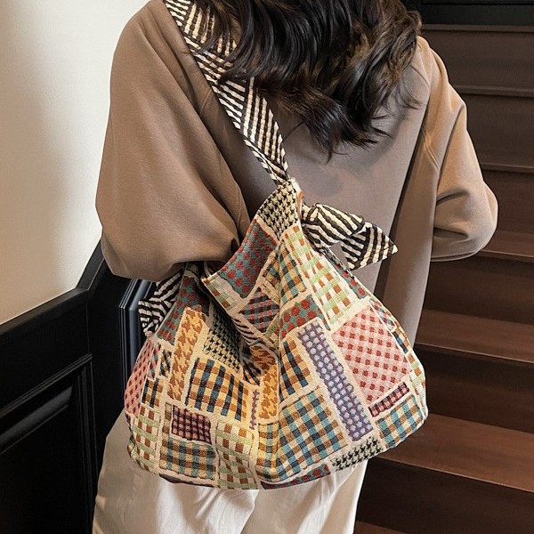Fashionable ethnic style knitted shopping bag 2025 new style contrasting color relaxed check printed fabric pocket single-shoulder bag details Picture