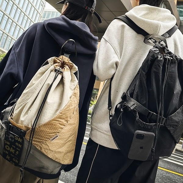 Trendy, lightweight outdoor bag, color-blocking, clipped travel bag, large-capacity, niche design travel bag, student backpack Specification drawing