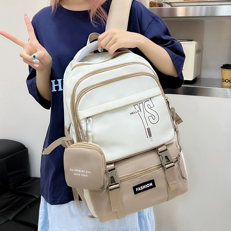 Wholesale of new high-appearanceess-level schoolbags for girls, extra-large capacity backpacks for high school students, and backpacks for primary school students Application Scenario