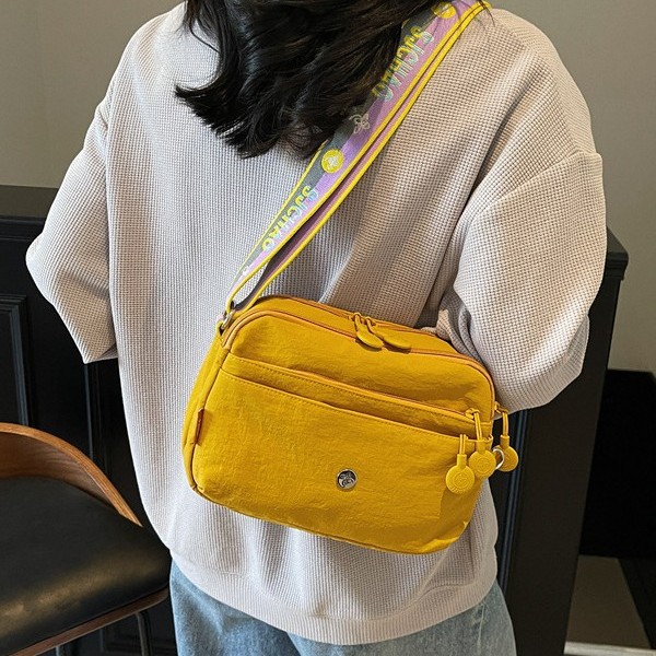 New small women's bag, Oxford fabric versatile crossbody bag, single-shoulder waterproof bag, waterproof solid color, lightweight nylon casual details Picture