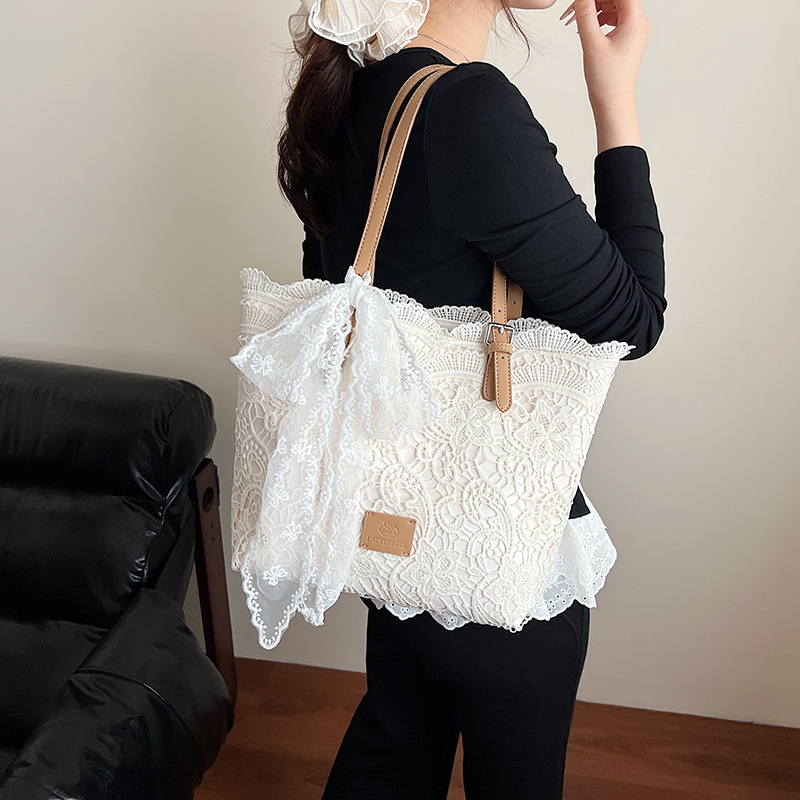 Korean lace bow large-capacity tote bag for women 2025 new style, hollowed-out, versatile and simple single-shoulder armpit bag Specification drawing