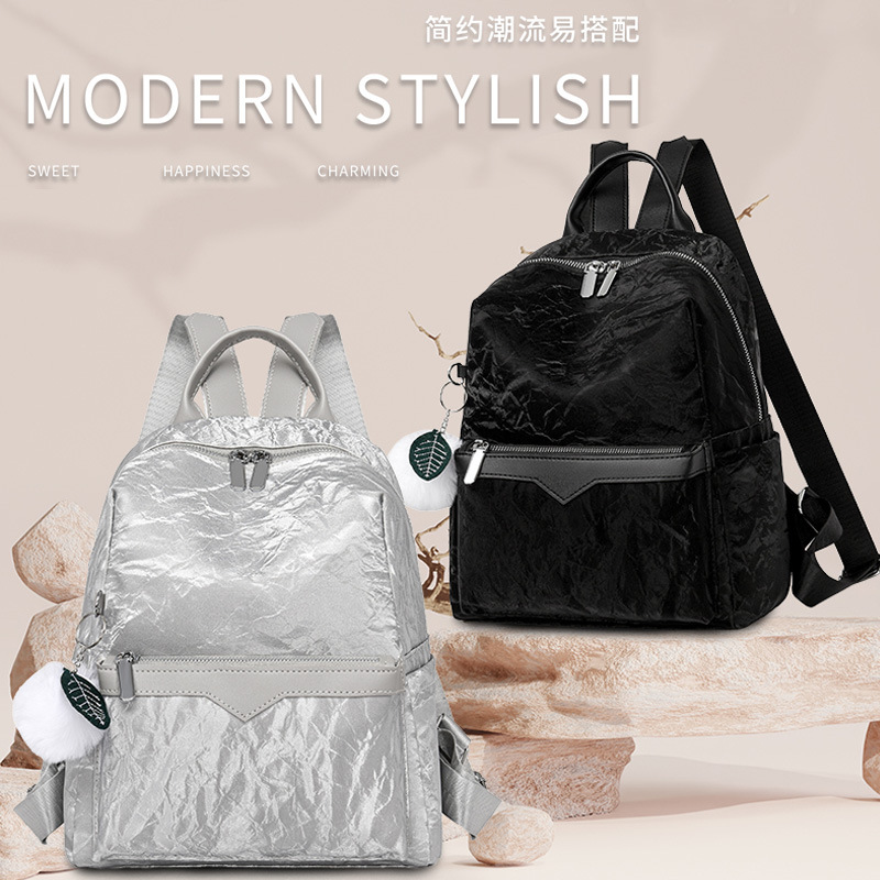 New large-capacity commuting travel bag, retro backpack, double-shoulder women's, European and American fashionable casual women's bag details Picture