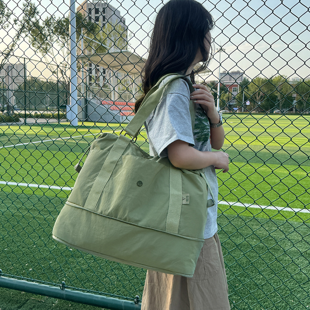 Foldable and expandable sports and fitness bag, large-capacity hand-held travel bag for women's outings, and a portable luggage bag with a pull handle Application Scenario