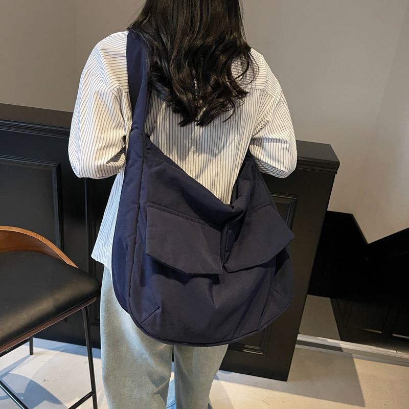New autumn and winter cute girlish style multi-pocket large-capacity crossbody bag, casual and versatile, laid-back style single-shoulder commuting bag Specification drawing