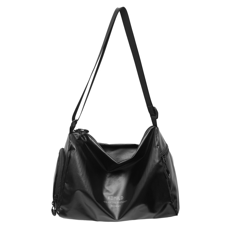 High-end silver single-shoulder bag 2024 new style, simple and cool, college students' niche casual couple commuting crossbody bag Item Picture