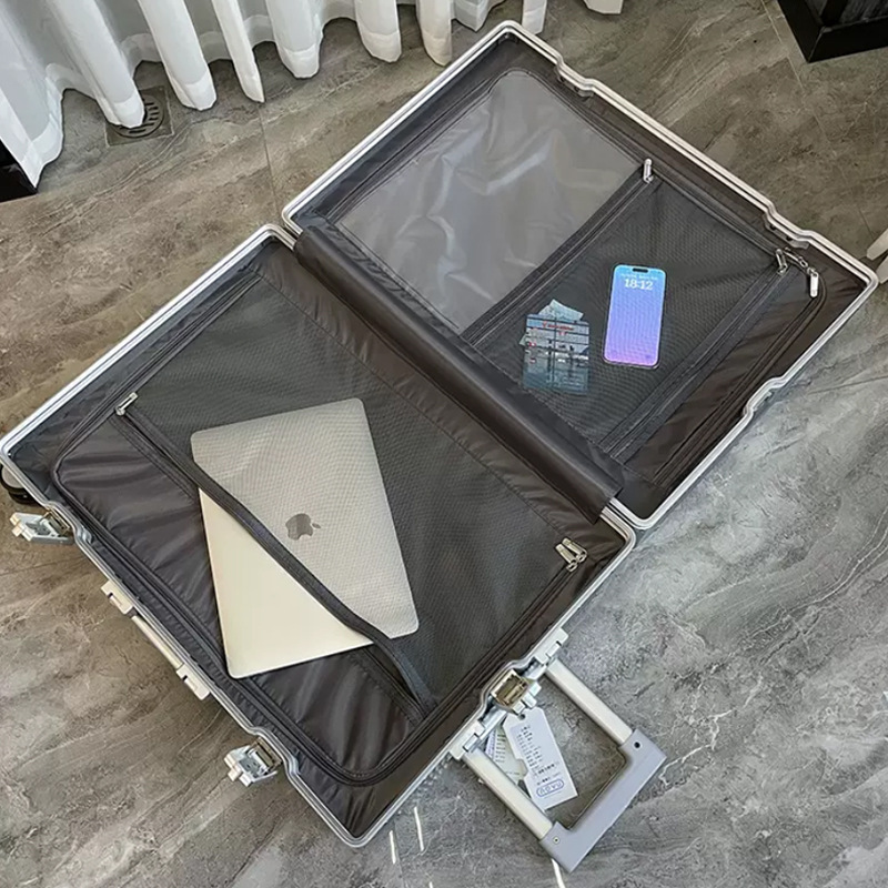 Hard-shell aluminum frame student luggage, anti-theft password lock, 20-inch carry-on suitcase, travel suitcase, swivel wheel handle suitcase Application Scenario