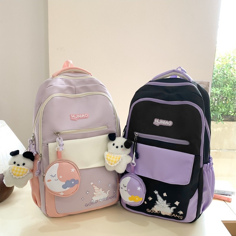 Wholesale of cute schoolbags for junior and senior high school students, lightweight travel bags, new color-blocking and color-blocking cute backpacks Application Scenario