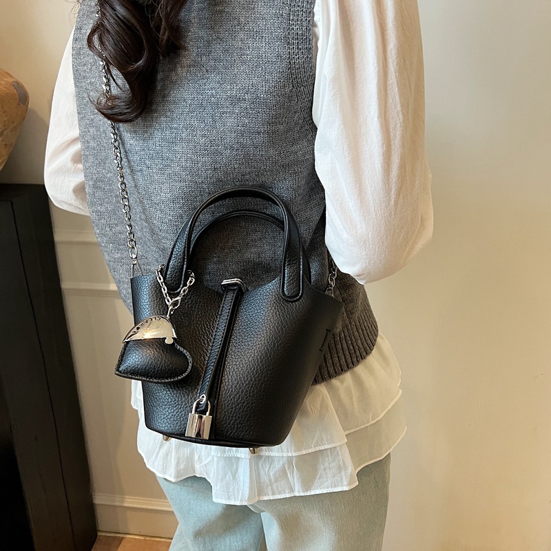 Korean-style soft leather hand-held bucket bag, women's casual and versatile commuting chain bag, 2025 new style single-shoulder crossbody bag Specification drawing