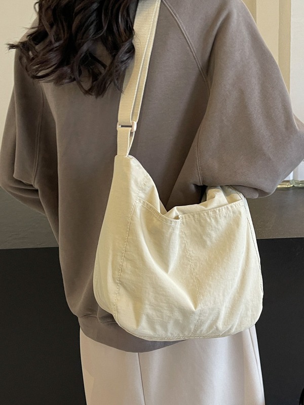 Japanese-style casual and fresh nylon fabric crossbody bag, light and simple solid-color single-shoulder bag, large-capacity student class bag Item Picture